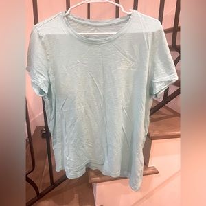 Women’s Vineyard Vines T-shirt